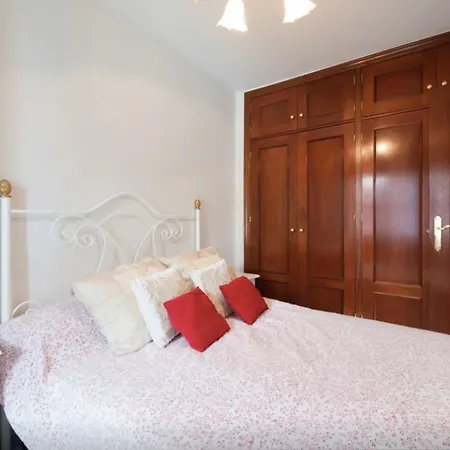 Sunny, 2-bedroom House With Wifi In 5 Minutes From Apartment Granada