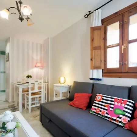 Sunny, 2-bedroom House With Wifi In 5 Minutes From Apartment Granada