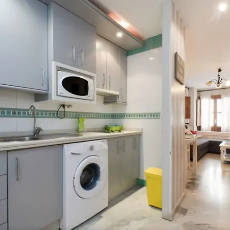 Sunny, 2-bedroom House With Wifi In 5 Minutes From Apartment