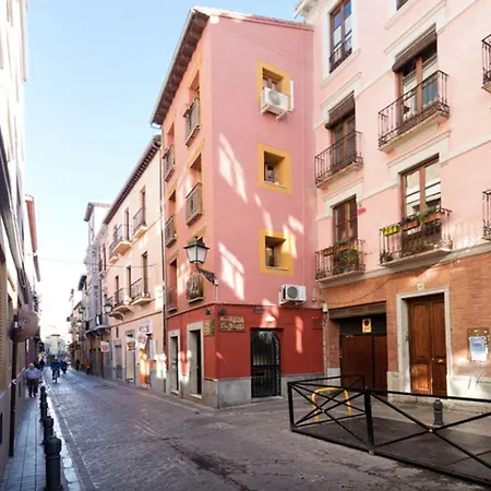 Sunny, 2-bedroom House With Wifi In 5 Minutes From Granada